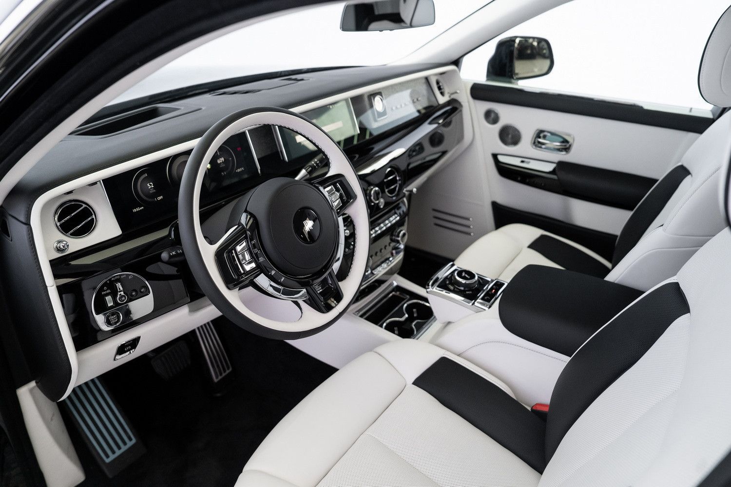 2025 رولز رويس فانتوم Extended Wheelbase