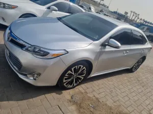 2013 تويوتا افالون Exclusive