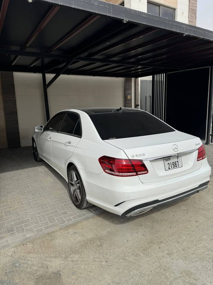 2015 مرسيدس-بنز الفئة - E E300