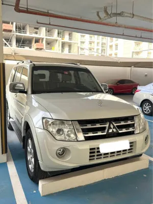 2014 ميتسوبيشي باجيرو GLS