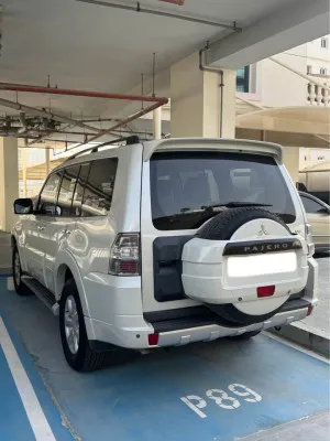 2014 ميتسوبيشي باجيرو GLS