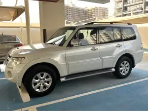 2014 ميتسوبيشي باجيرو GLS