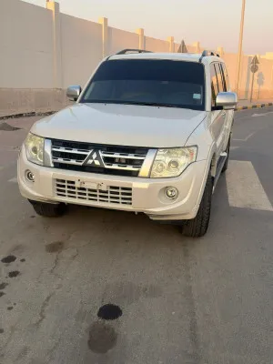 2014 Mitsubishi Pajero GLX