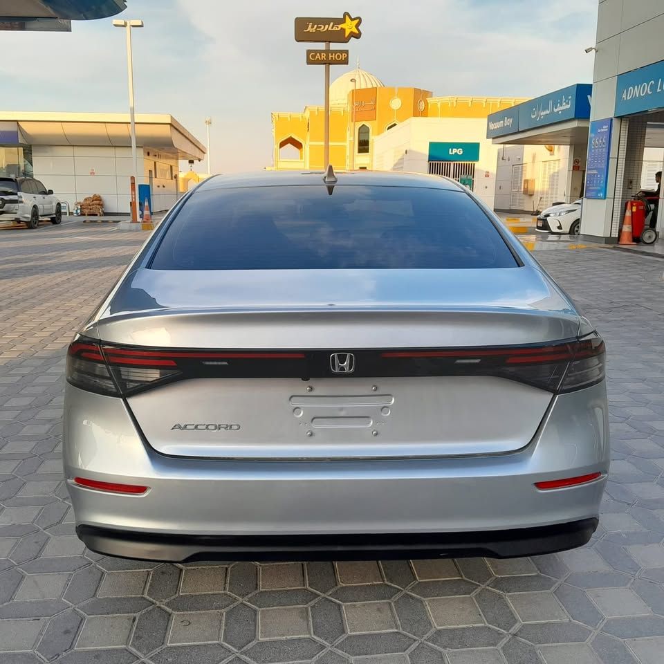 2023 هوندا أكورد EX
