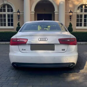2012 اودي آي ٦ Standard