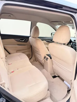 2015 نيسان روج SL