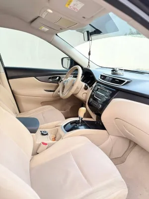 2015 نيسان روج SL