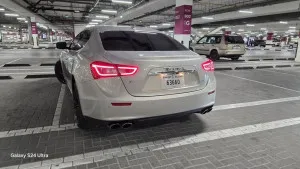 2015 مازيراتي جيبلي ١ GranLusso