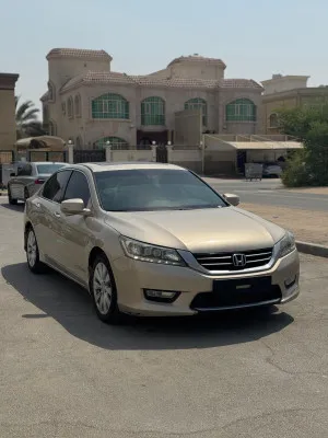 2013 هوندا أكورد DX