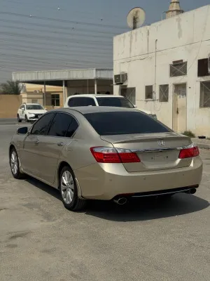 2013 هوندا أكورد DX