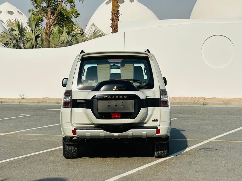 2022 ميتسوبيشي باجيرو GT