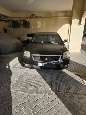 2009 ميتسوبيشي جلنت ES