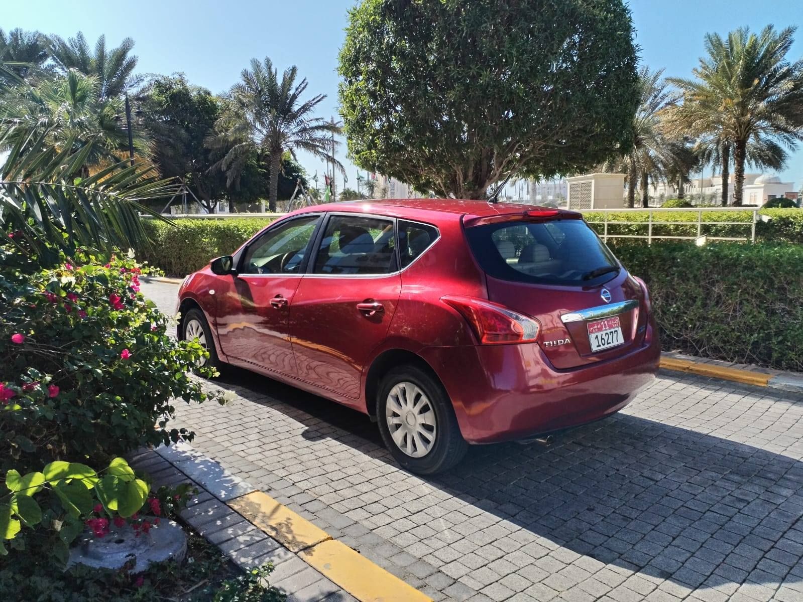 2014 نيسان تيدا LE