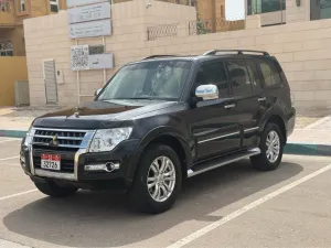 2019 ميتسوبيشي باجيرو GLS