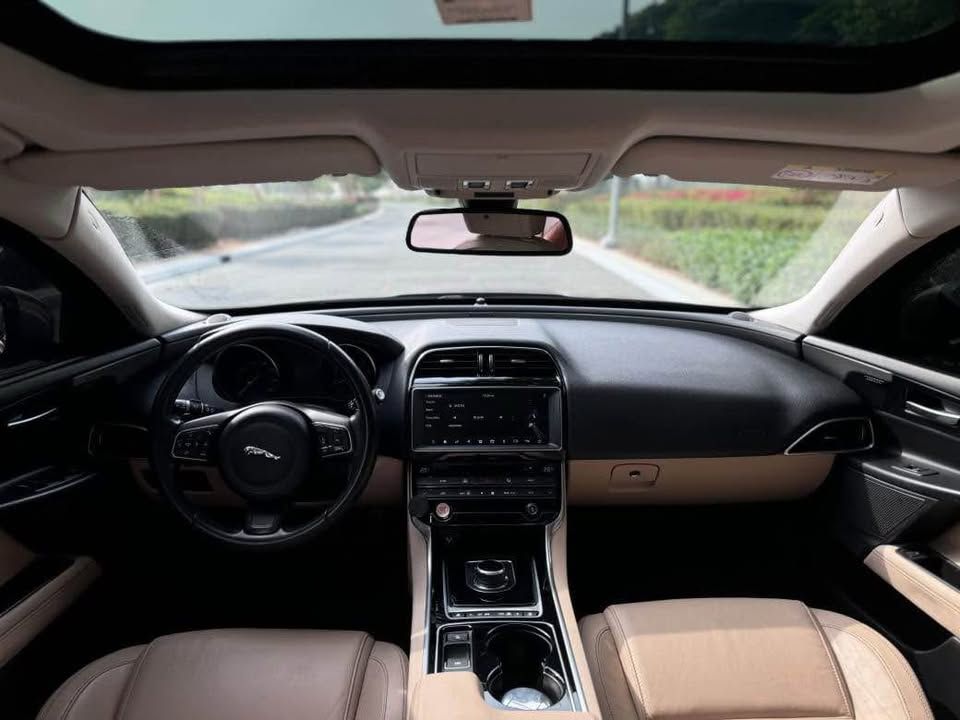 2017 Jaguar XE R-Sport