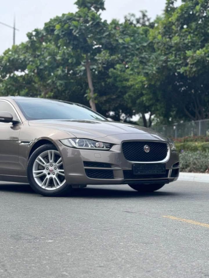 2017 Jaguar XE R-Sport