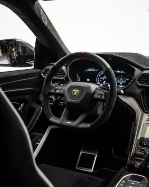 2024 لامبورجيني اوروس STD