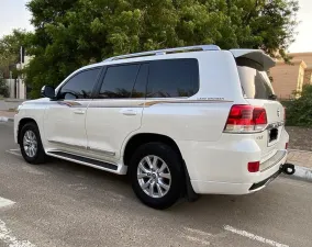 2017 Toyota Land Cruiser Safari