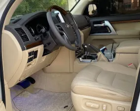 2017 Toyota Land Cruiser Safari