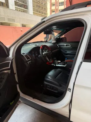 2014 فورد اكسبلورر Limited