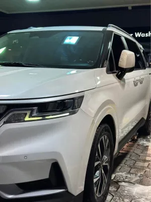2021 Kia Carnival LX with Seat Package