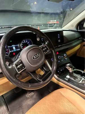 2021 Kia Carnival LX with Seat Package