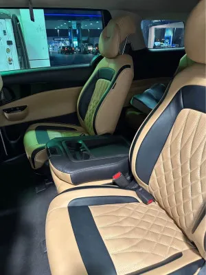 2021 Kia Carnival LX with Seat Package