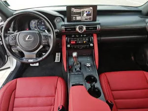 2021 لكزس اي اس IS 350