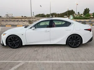 2021 لكزس اي اس IS 350