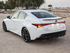 2021 لكزس اي اس IS 350