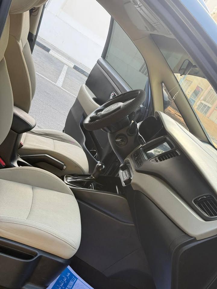 2014 Kia Carens Luxury Plus