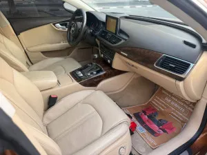2014 اودي آي ٧ Prestige
