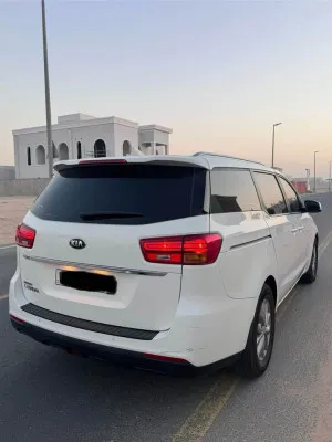 2019 كيا كارنفال LX