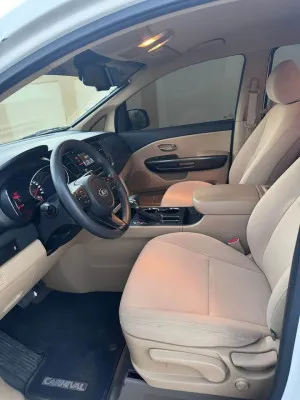 2019 كيا كارنفال LX