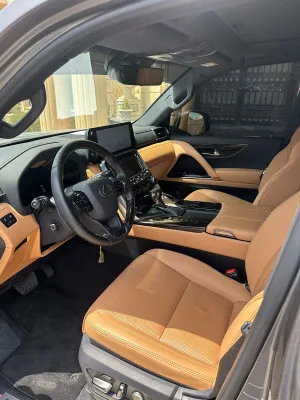 2025 لكزس ال اكس ٦٠٠ F-Sport