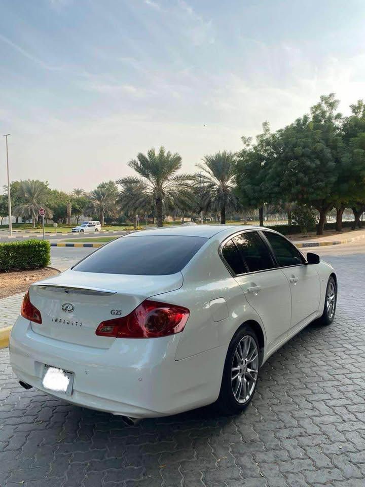 2014 إنفينيتي جي ٢٥