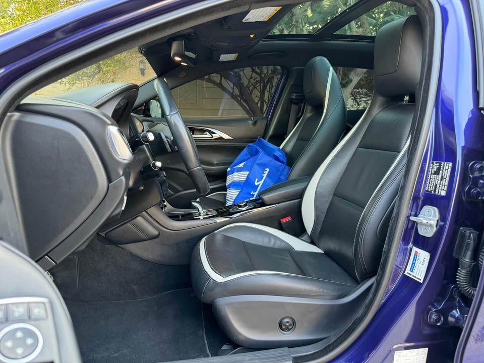 2018 Infiniti Q30 SE
