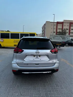 2018 نيسان روج SV