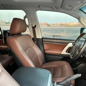 2021 Toyota Land Cruiser GR