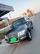 2016 ميتسوبيشي باجيرو GLX
