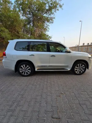 2017 Toyota Land Cruiser GR Sport