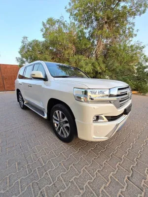 2017 Toyota Land Cruiser GR Sport