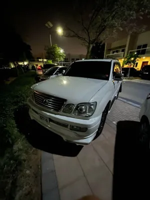 2000 لكزس أل أكس ٤٧٠