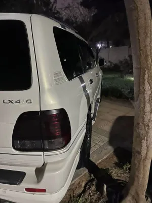 2000 لكزس أل أكس ٤٧٠
