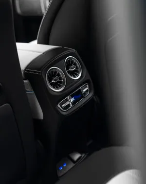 2025 مرسيدس-بنز الفئة - G G63 AMG