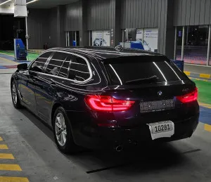 2020 BMW 5-Series 520i