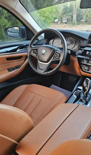 2020 BMW 5-Series 520i
