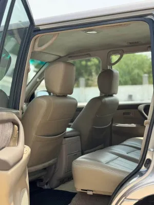 2001 تويوتا لاند كروزر Grand Touring