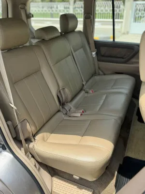 2001 تويوتا لاند كروزر Grand Touring