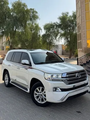 2018 تويوتا لاند كروزر GXR